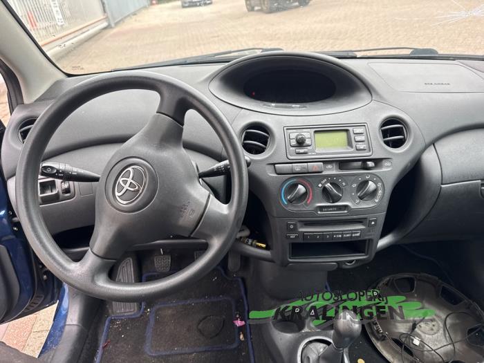 Toyota Yaris 1.3 16V VVT-i Schadevoertuig (2003, Blauw)