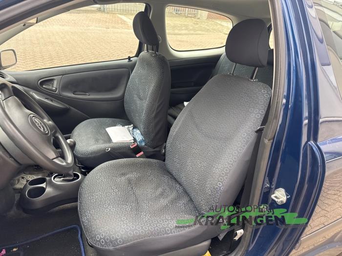Toyota Yaris 1.3 16V VVT-i Schadevoertuig (2003, Blauw)