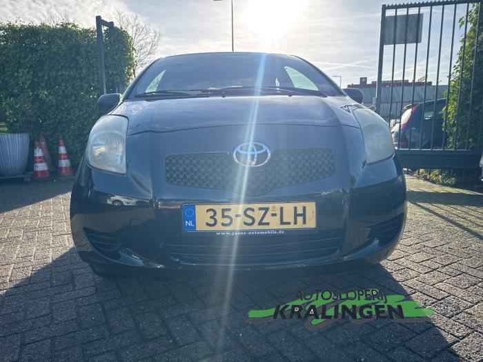 Toyota Yaris II 1.0 12V VVT-i Sloopvoertuig (2006, Zwart)