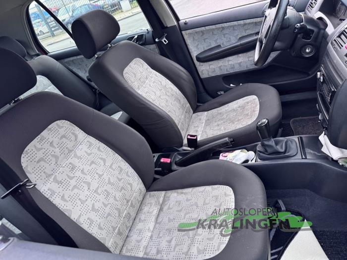 Skoda Fabia 1.4i Schadevoertuig (2003, Oranje)