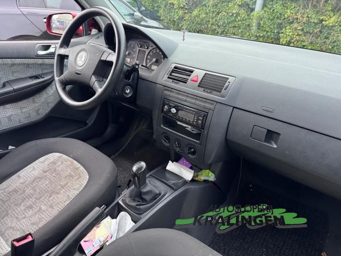 Skoda Fabia 1.4i Schadevoertuig (2003, Oranje)