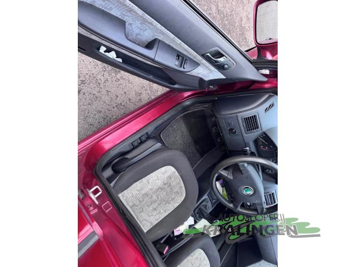 Skoda Fabia 1.4i Schadevoertuig (2003, Oranje)