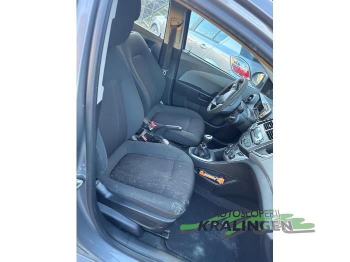 Chevrolet Aveo 1.3 D 16V Schadevoertuig (2012, Grijs)