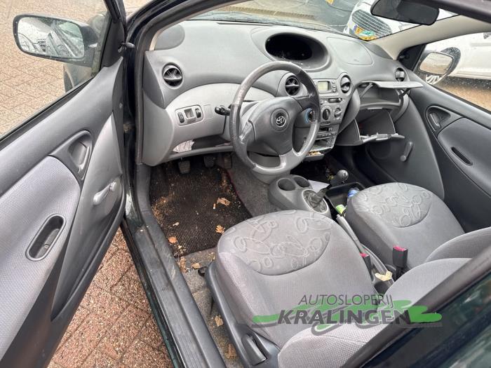 Toyota Yaris 1.3 16V VVT-i Sloopvoertuig (2000, Groen)