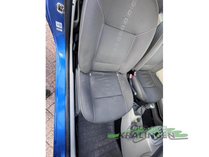 Renault Twingo II 1.2 Schadevoertuig (2008, Blauw)