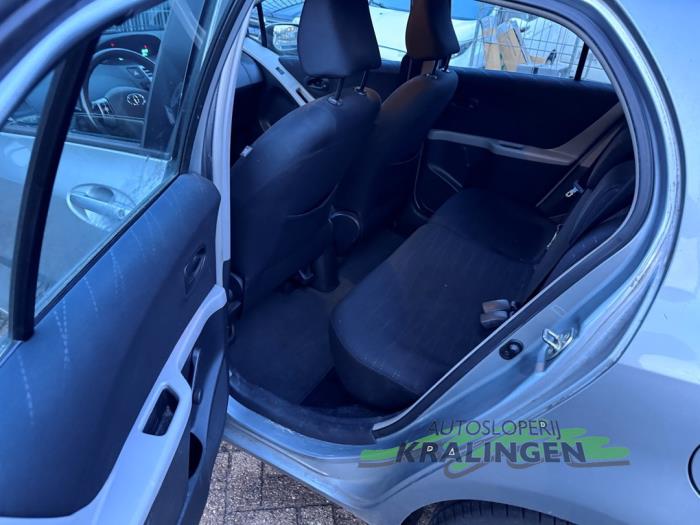 Toyota Yaris II 1.3 16V VVT-i Schadevoertuig (2007, Grijs)