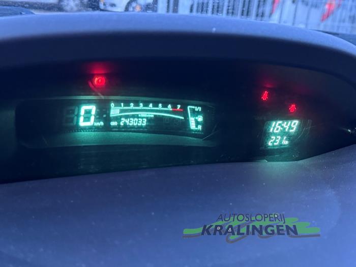 Toyota Yaris II 1.3 16V VVT-i Schadevoertuig (2007, Grijs)