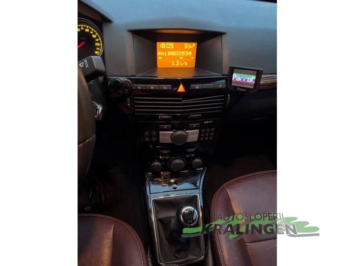 Opel Astra H Twin Top 1.6 16V Schadevoertuig (2007, Zwart)