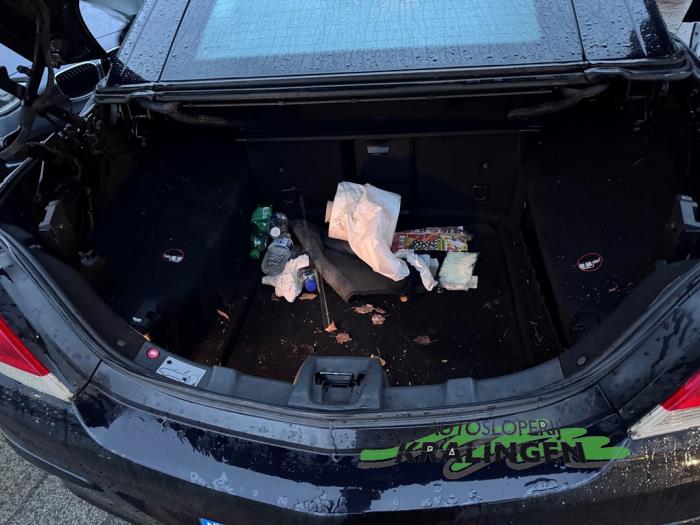 Opel Astra H Twin Top 1.6 16V Schadevoertuig (2007, Zwart)