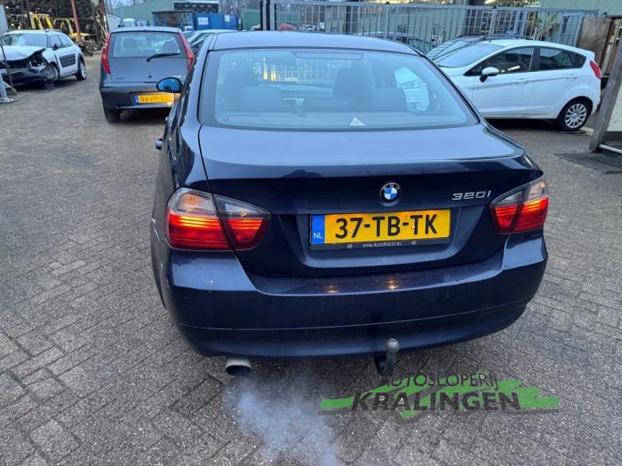 BMW 3 serie 320i 16V Schadevoertuig (2006, Blauw)