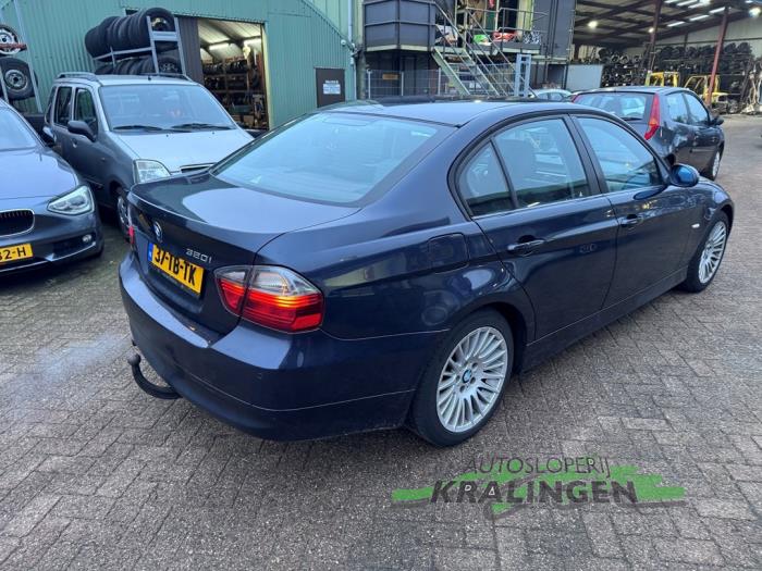 BMW 3 serie 320i 16V Schadevoertuig (2006, Blauw)
