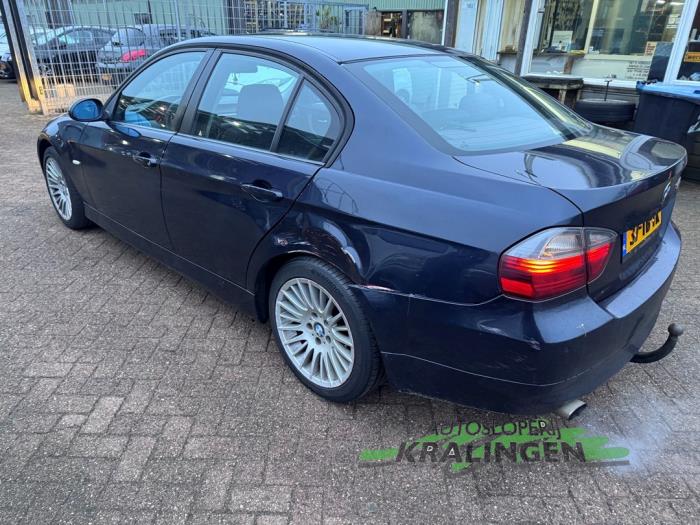 BMW 3 serie 320i 16V Schadevoertuig (2006, Blauw)