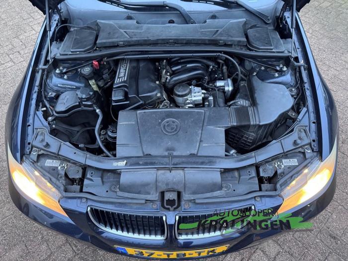 BMW 3 serie 320i 16V Schadevoertuig (2006, Blauw)