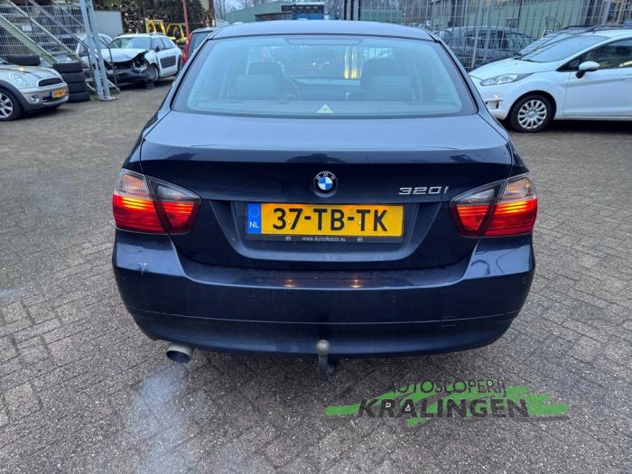 BMW 3 serie 320i 16V Schadevoertuig (2006, Blauw)