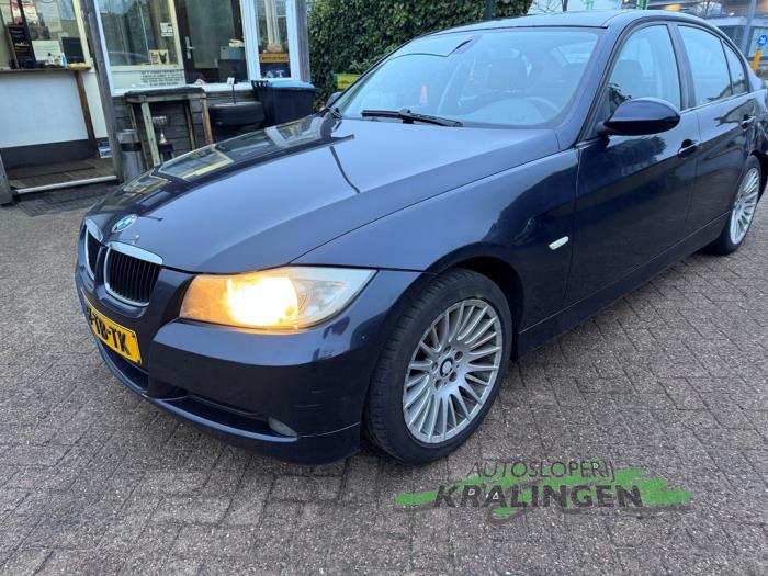 BMW 3 serie 320i 16V Schadevoertuig (2006, Blauw)