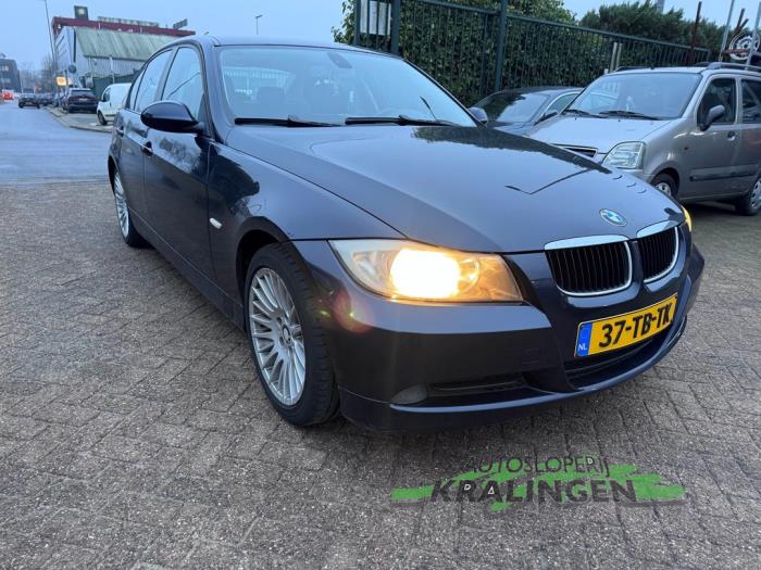 BMW 3 serie 320i 16V Schadevoertuig (2006, Blauw)