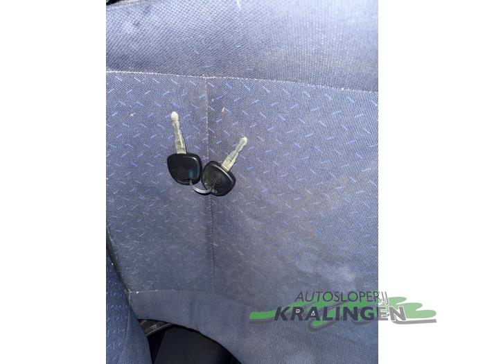 Suzuki Wagon-R+ 1.3 16V VVT Schadevoertuig (2005, Blauw)