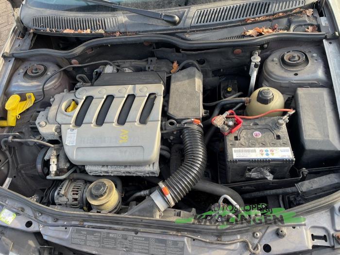 Renault Megane 1.6 16V Sport Schadevoertuig (2003, Grijs)