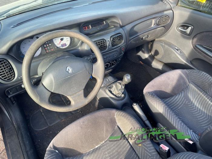 Renault Megane 1.6 16V Sport Schadevoertuig (2003, Grijs)