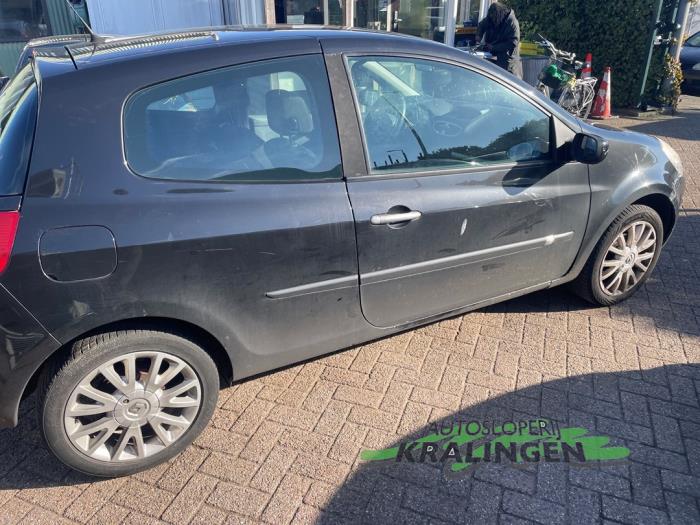 Renault Clio III 1.2 16V 75 Sloopvoertuig (2009, Zwart)