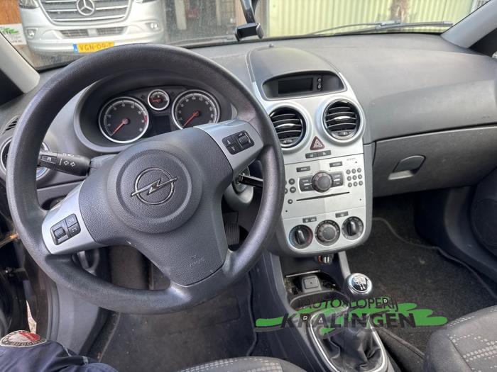 Opel Corsa D 1.2 16V Schadevoertuig (2011, Zwart)