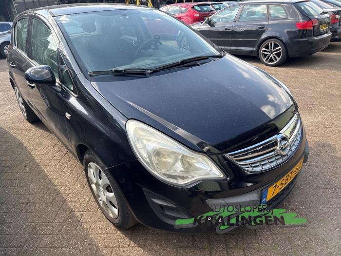Opel Corsa D 1.2 16V Schadevoertuig (2011, Zwart)