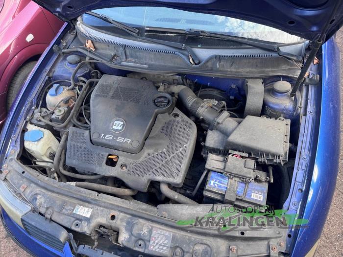 Seat Leon 1.6 Sloopvoertuig (2000, Blauw)