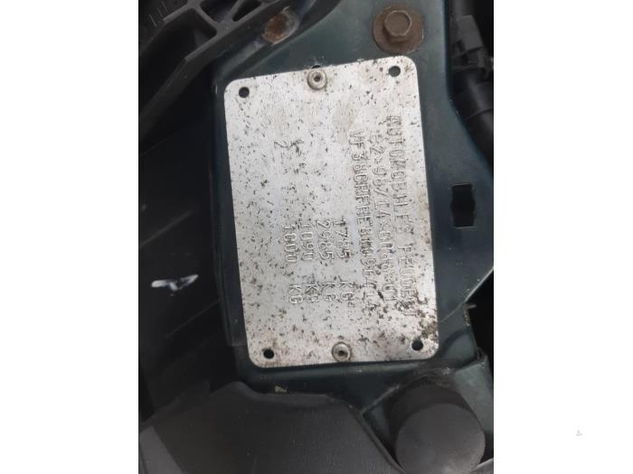 Peugeot 406 Coupé 2.0 16V Sloopvoertuig (2000, Groen)