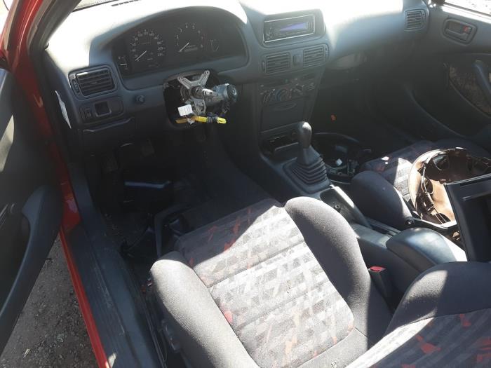 Toyota Corolla 1.3 16V Sloopvoertuig (1999, Rood)