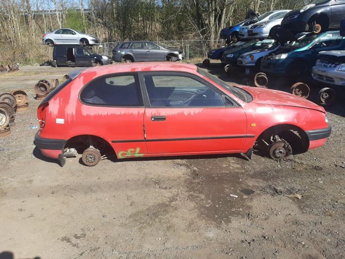Toyota Corolla 1.3 16V Sloopvoertuig (1999, Rood)