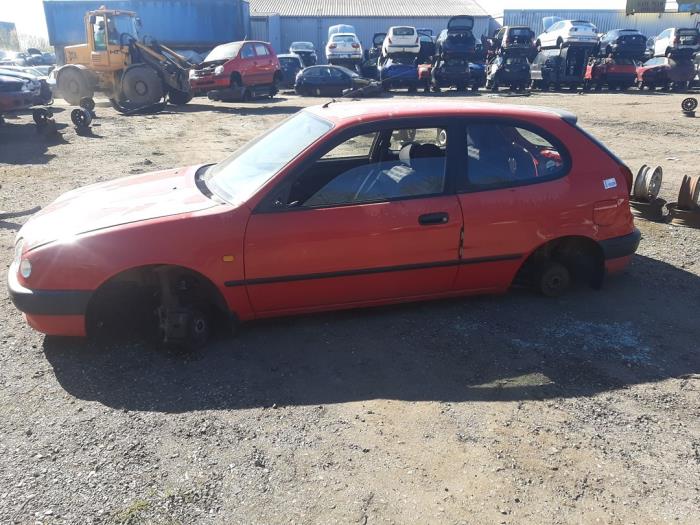 Toyota Corolla 1.3 16V Sloopvoertuig (1999, Rood)