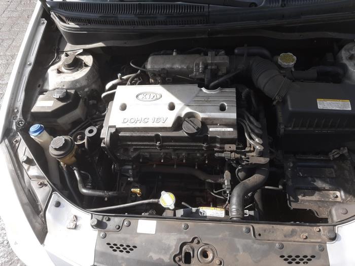 Kia Rio II 1.4 16V Sloopvoertuig (2006, Grijs)