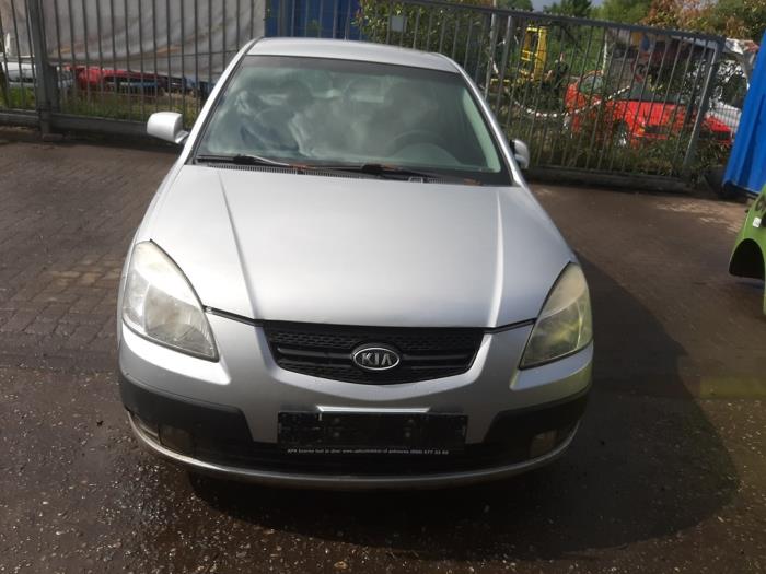 Kia Rio II 1.4 16V Sloopvoertuig (2006, Grijs)