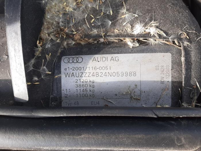 Audi A6 Avant 2.4 V6 30V Sloopvoertuig (2004, Zwart)