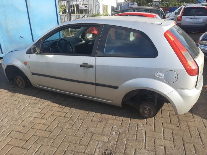 Ford Fiesta 5 1.3 Sloopvoertuig (2005, Grijs)