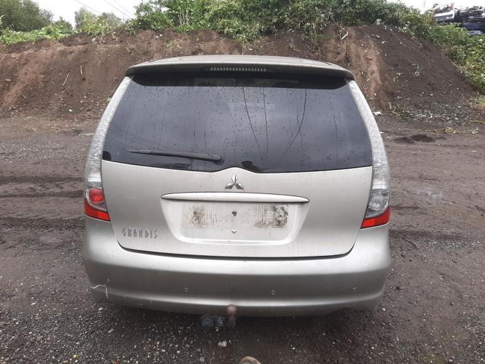 Mitsubishi Grandis 2.4 16V MIVEC Sloopvoertuig (2007, Beige)