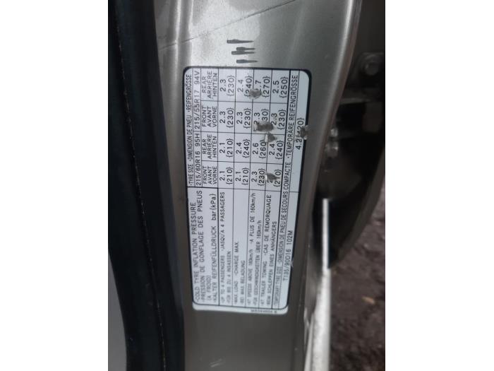 Mitsubishi Grandis 2.4 16V MIVEC Sloopvoertuig (2007, Beige)