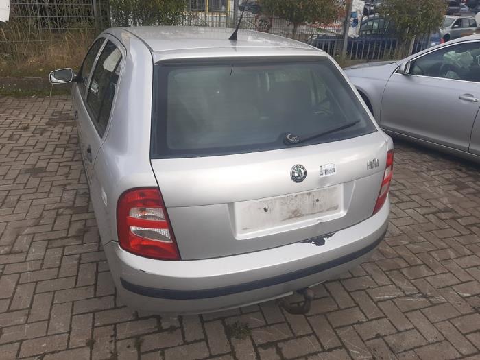 Skoda Fabia 1.4i 16V Sloopvoertuig (2004, Grijs)