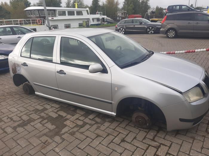Skoda Fabia 1.4i 16V Sloopvoertuig (2004, Grijs)