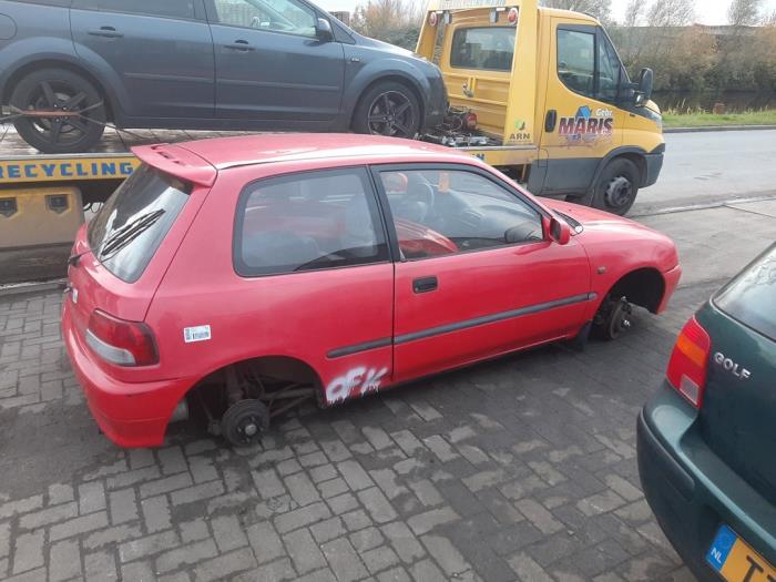 Daihatsu Charade 1.3i TX/CX 16V Sloopvoertuig (2000, Rood)