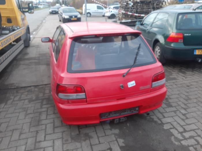 Daihatsu Charade 1.3i TX/CX 16V Sloopvoertuig (2000, Rood)