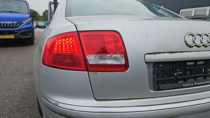 Audi A8 4.2 V8 40V Quattro Sloopvoertuig (2003, Metallic, Zilver)