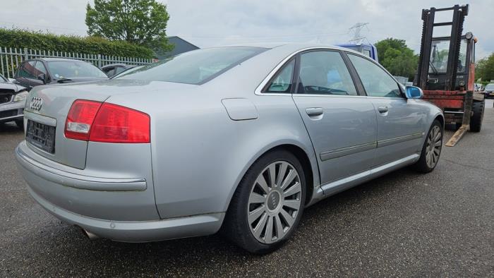 Audi A8 4.2 V8 40V Quattro Sloopvoertuig (2003, Metallic, Zilver)