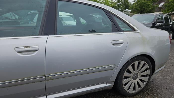 Audi A8 4.2 V8 40V Quattro Sloopvoertuig (2003, Metallic, Zilver)
