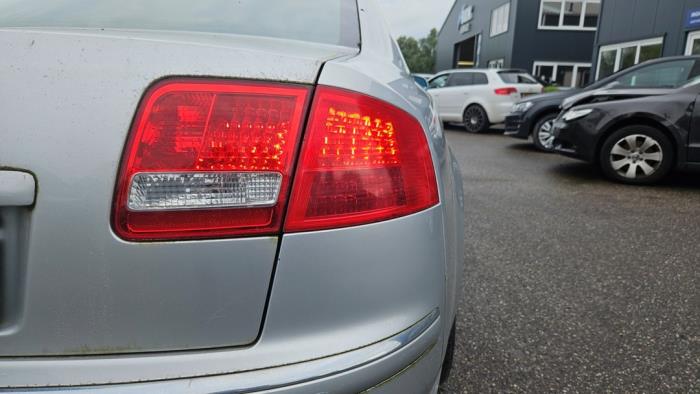 Audi A8 4.2 V8 40V Quattro Sloopvoertuig (2003, Metallic, Zilver)