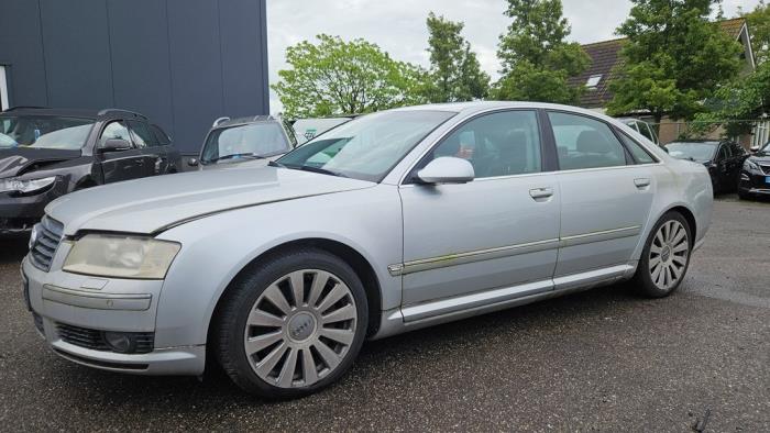 Audi A8 4.2 V8 40V Quattro Sloopvoertuig (2003, Metallic, Zilver)