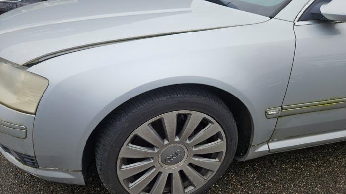 Audi A8 4.2 V8 40V Quattro Sloopvoertuig (2003, Metallic, Zilver)