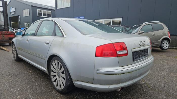 Audi A8 4.2 V8 40V Quattro Sloopvoertuig (2003, Metallic, Zilver)