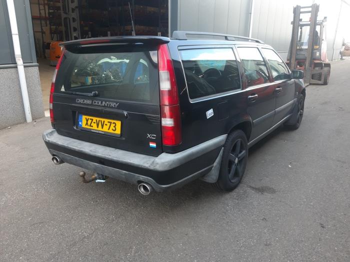 Volvo V70 2.4 XC LPT 4x4 20V Sloopvoertuig (1999, Zwart)