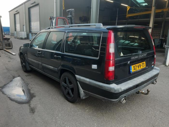 Volvo V70 2.4 XC LPT 4x4 20V Sloopvoertuig (1999, Zwart)